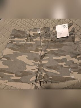SO Camo High-Rise Shortie - Olive Beige Mix